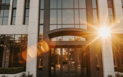 Quando o corretor de imóveis responde pelo atraso de obra – o que o Tema 1173 do STJ altera