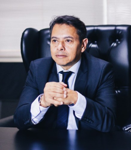 Paulo Reneu Simões dos Santos, Sócio fundador do Reneu Simões & Corrêa